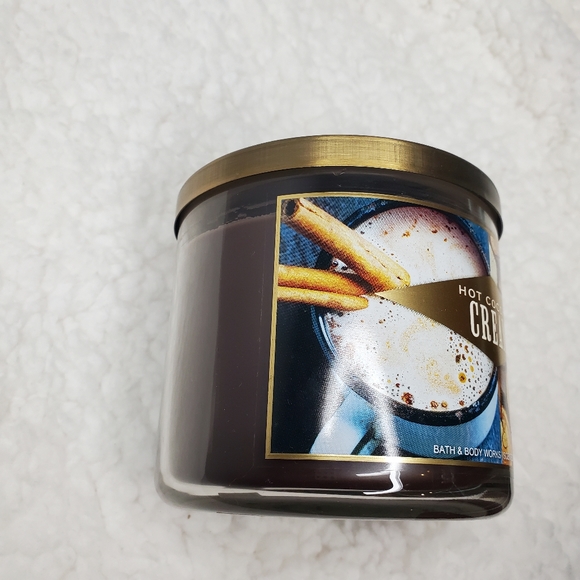 Bath & Body Works Hot Cocoa and Cream Candle NWT - Picture 3 of 7